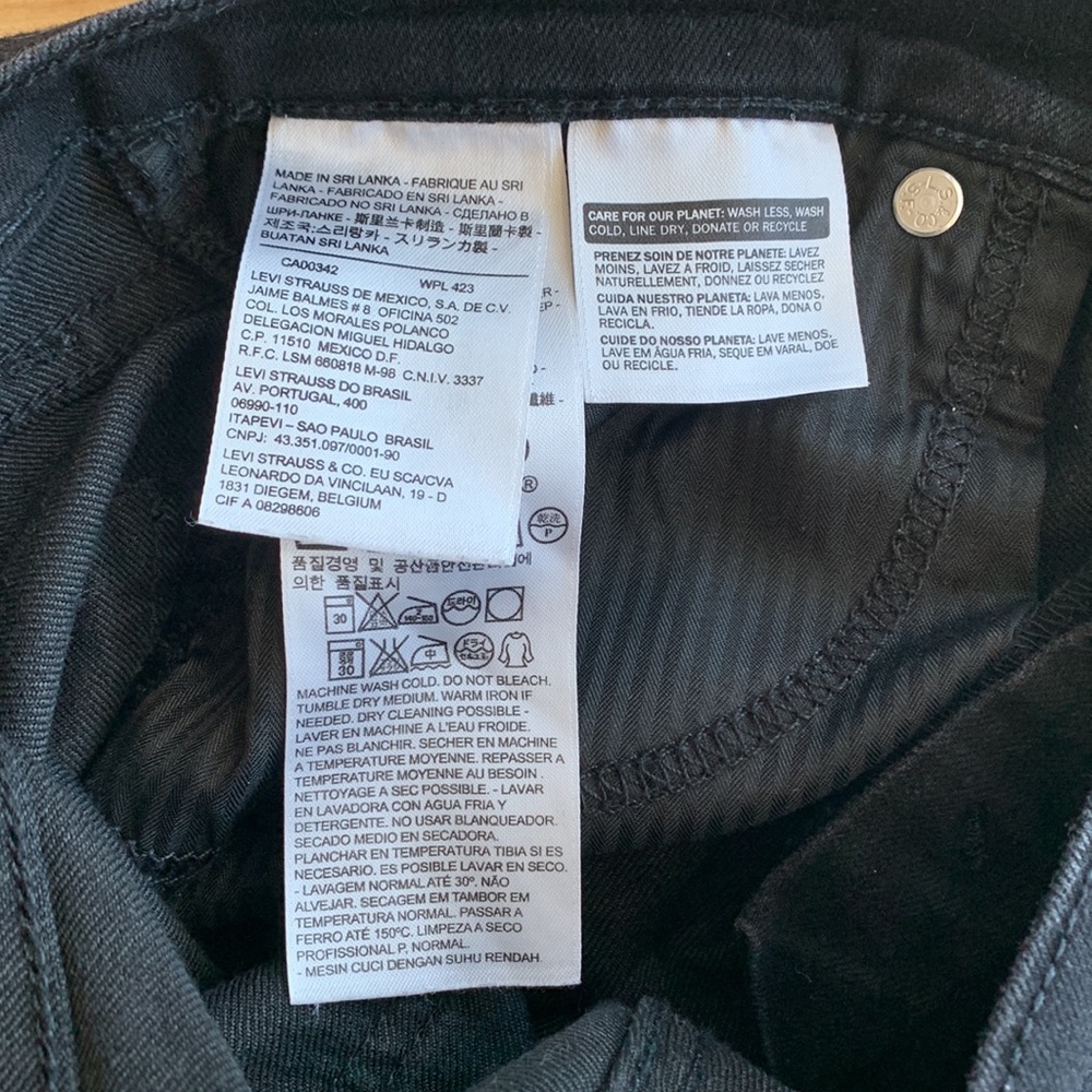 Levi Strauss Black Denim Shorts - Picture 4 of 5